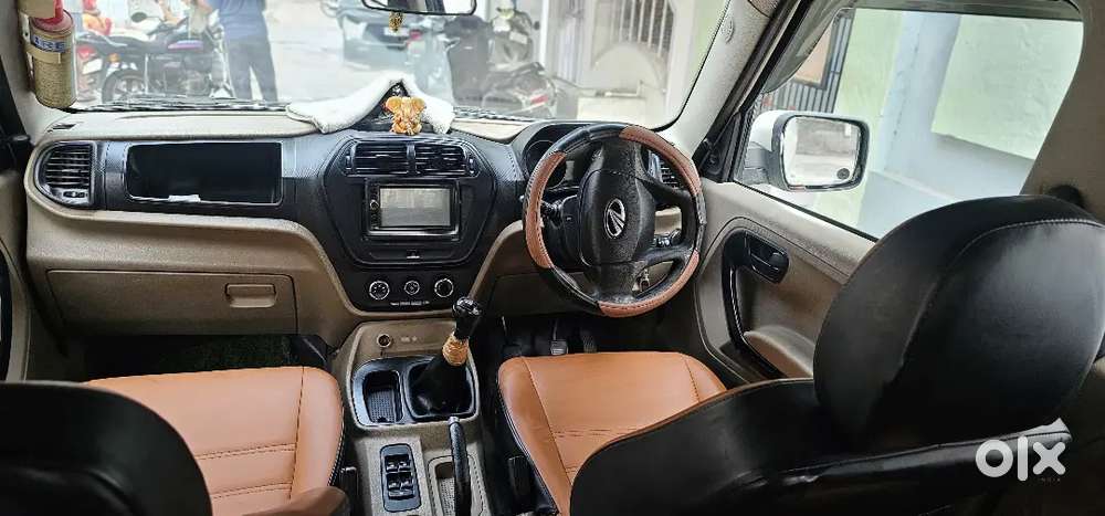 Mahindra Tuv 300 Plus 2019