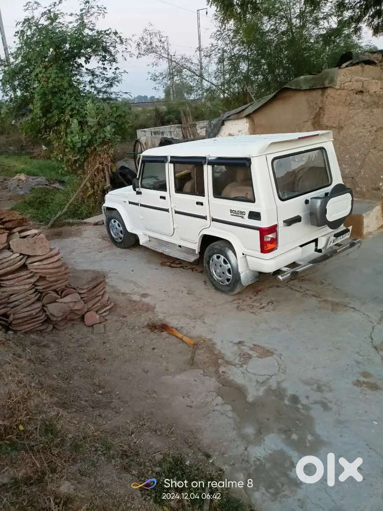 Hame Mahindra Ki Car Bechni H