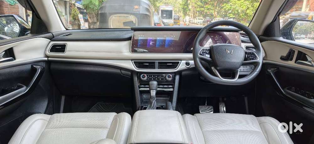 Mahindra Xuv700 2.2 Ax 7 Diesel At Str, 2022, Diesel