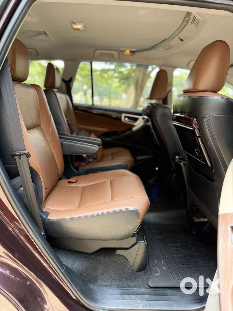 Toyota Innova Crysta 2.8z Automatic, 2017, Diesel