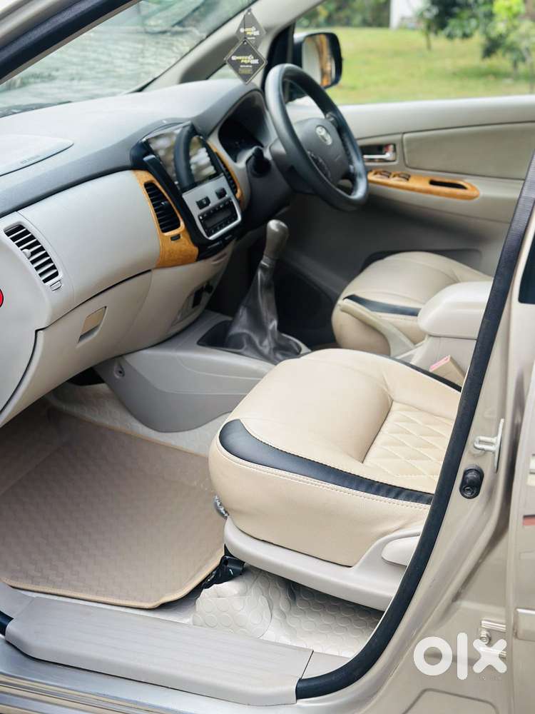 Toyota Innova 2.5 V 7 Str, 2011, Diesel