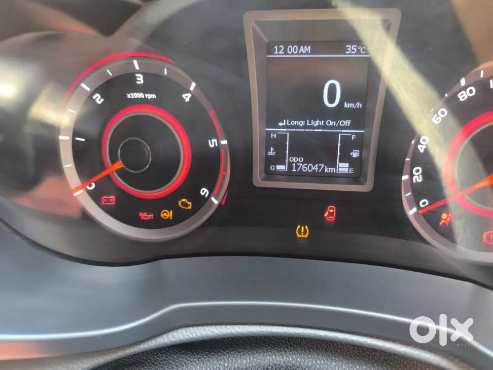 Mahindra Xuv300 Diesel 2019. Showroom Condition Car