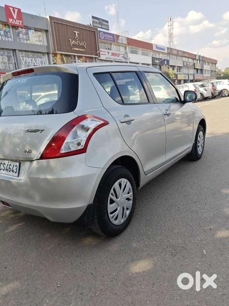 Maruti Suzuki Swift Vxi + Manual, 2015, Petrol