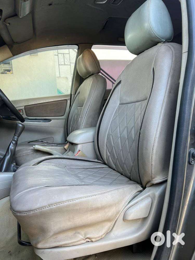 Toyota Innova 2.5 G (diesel) 8 Seater, 2010, Diesel
