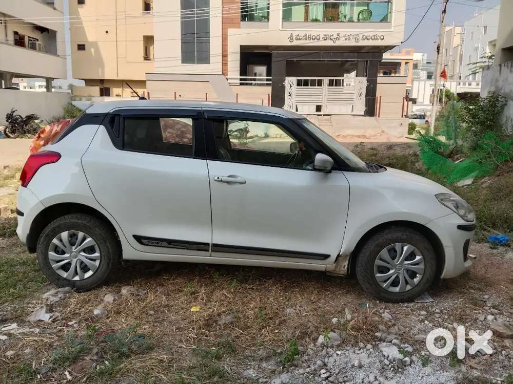 White Colour Car  No Damage Number Plate-ts30j6889