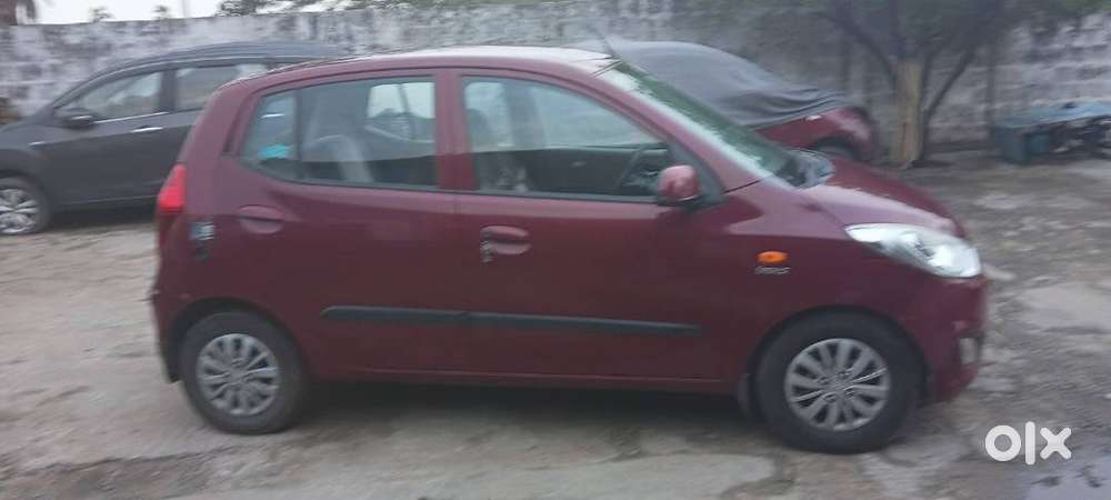 Hyundai Grand I10 2015 Bluedrive Sportz Bsiv Color: Winered.