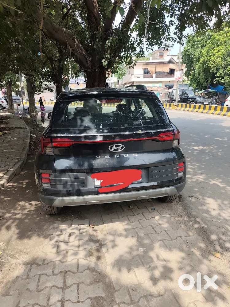Hyundai Venue Petrol Manual 2023