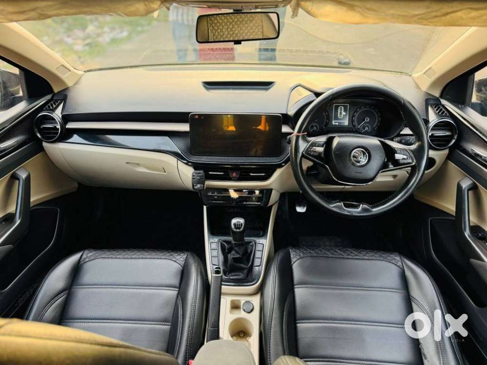 Skoda Slavia 1.0 Ambition Tsi, 2022, Petrol