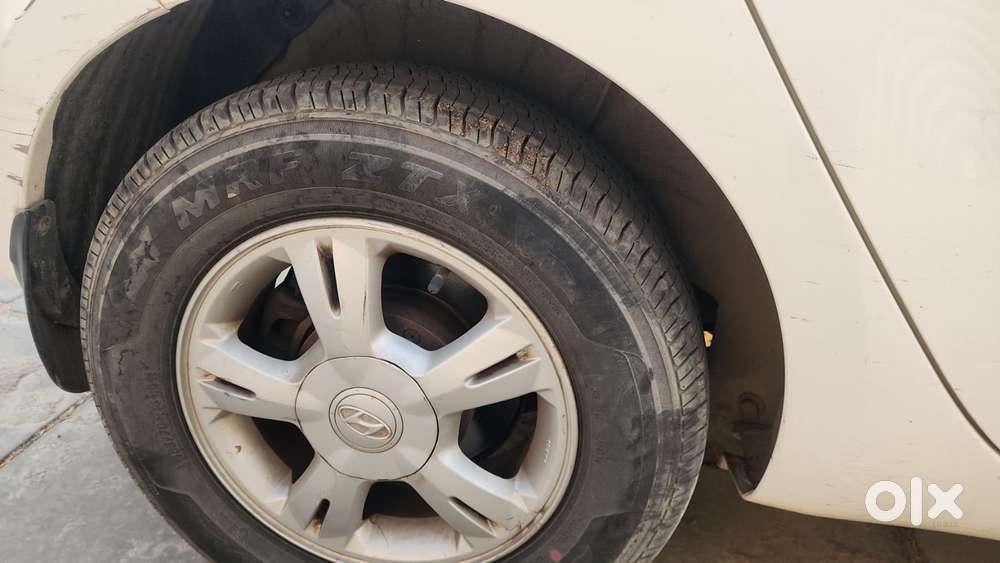 Hyundai I20 2009-2011 1.4 Asta (at), 2011, Petrol