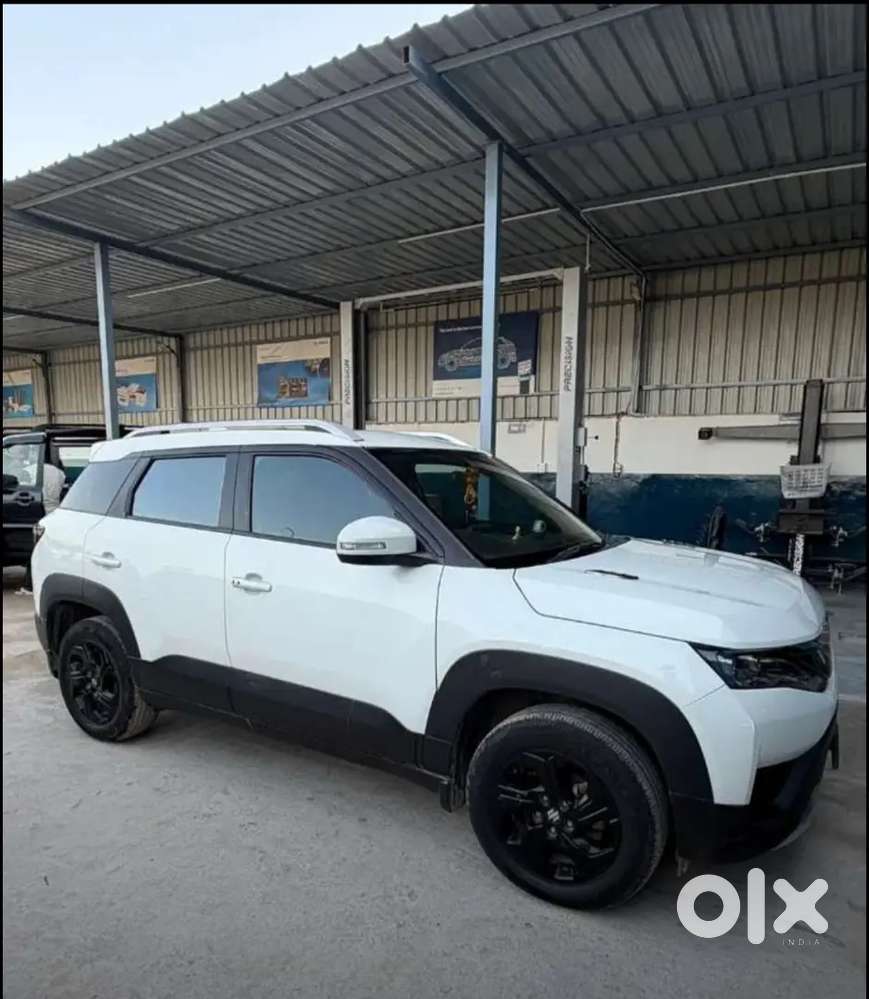 Brezza Zxi Smart Hybrid With Sunroof