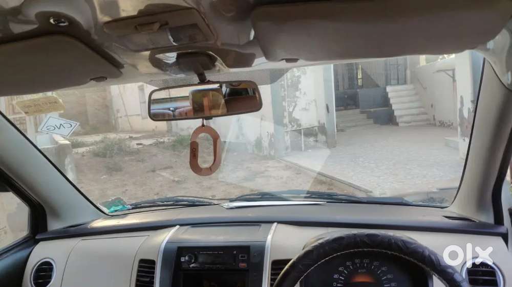 2nd Owner Petrol Cng Company Fitted