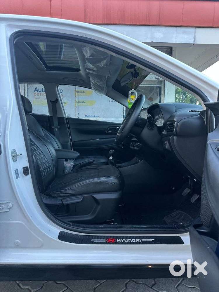 Hyundai I20 Asta (o) 1.2 Mt, 2023, Petrol