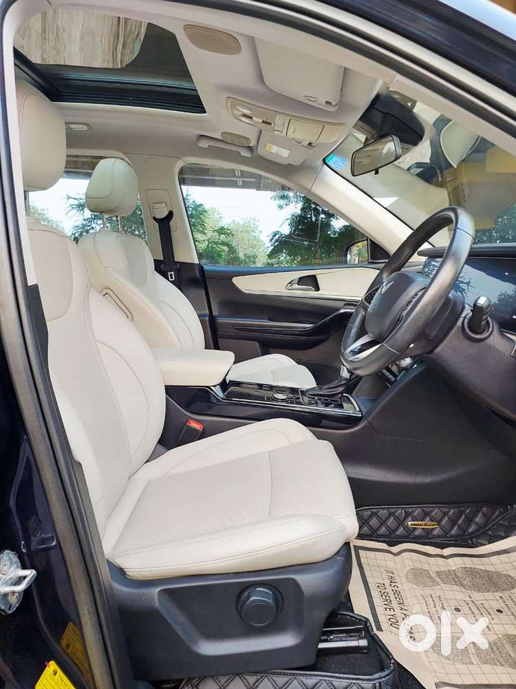 Mahindra Xuv700 2.0 Ax 7 Petrol At Luxury Pack Str, 2021, Petrol