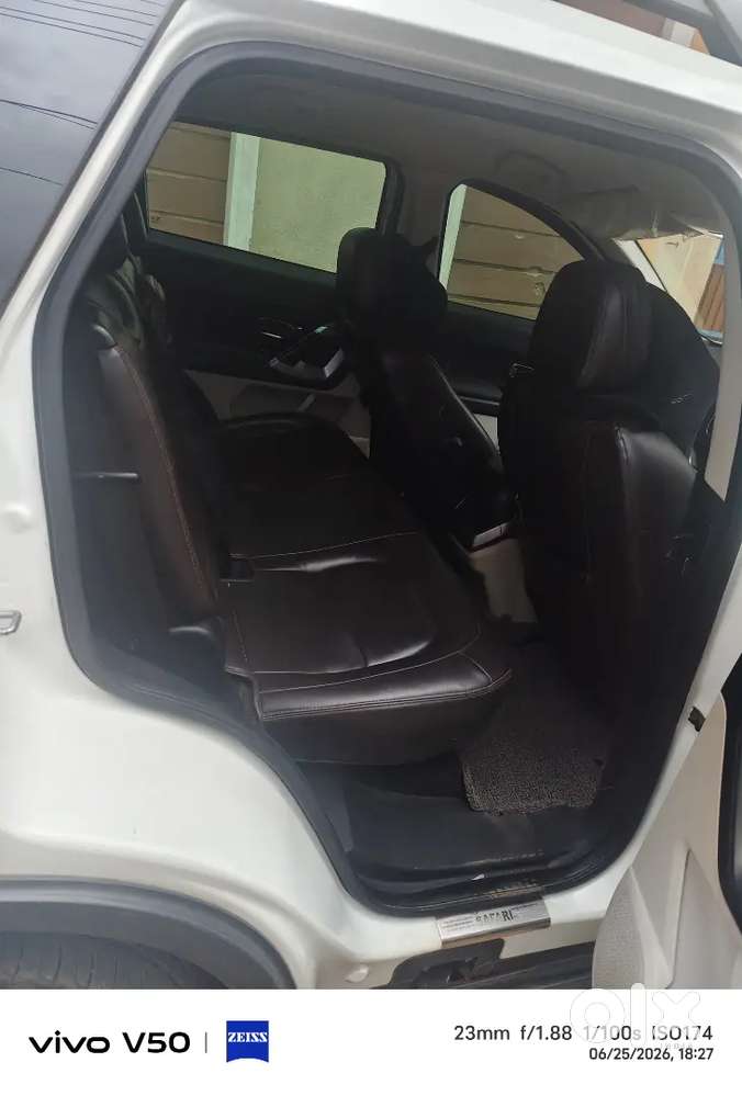 Tata Safari 2021