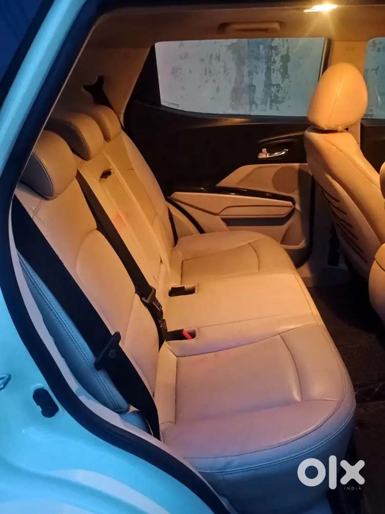 Mahindra Xuv300 2020 Petrol Well Maintained