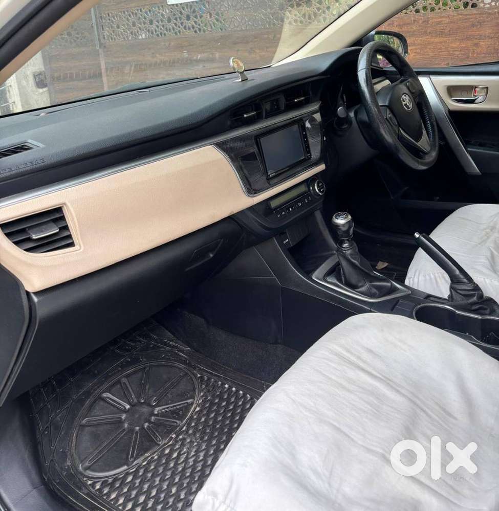 Toyota Corolla Altis (2015) &ndash; Excellent Condition And Well-maintained
