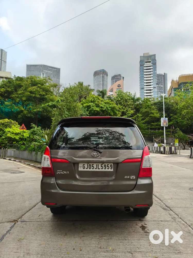 Toyota Innova V Diesel 2015