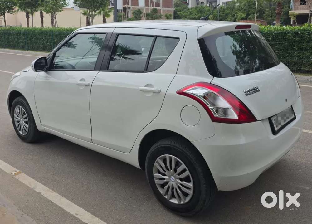 Maruti Suzuki Swift Vxi 1.2 Abs Bs-iv, 2015, Petrol