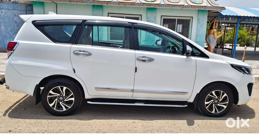 Toyota Innova Crysta 2.4 V 8 Str, 2022, Diesel