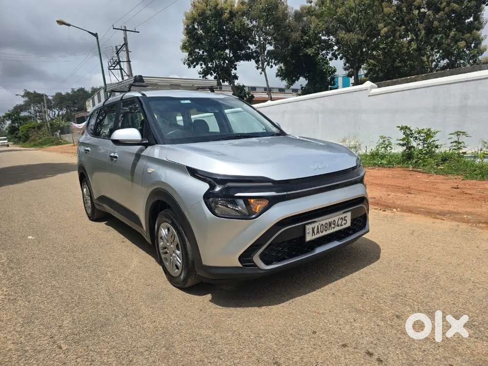 Kia Carens 2023 Petrol Manual 90000 Km First Owner