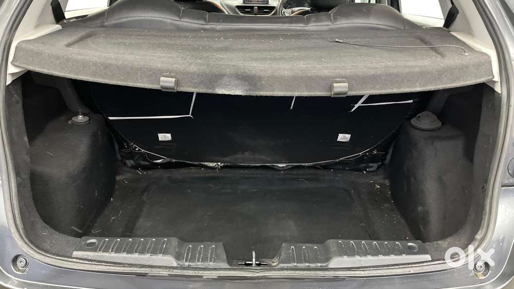 Tata Altroz 1.2 Xe, 2020, Petrol