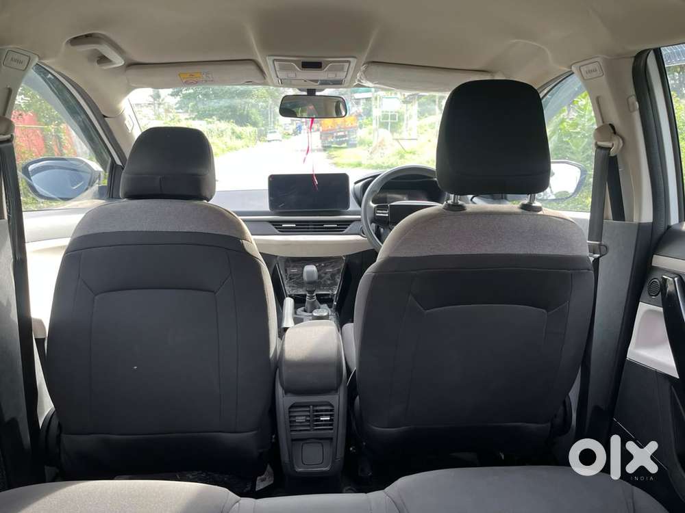 Tata Nexon 1.2 Revotron Xt, 2025, Petrol