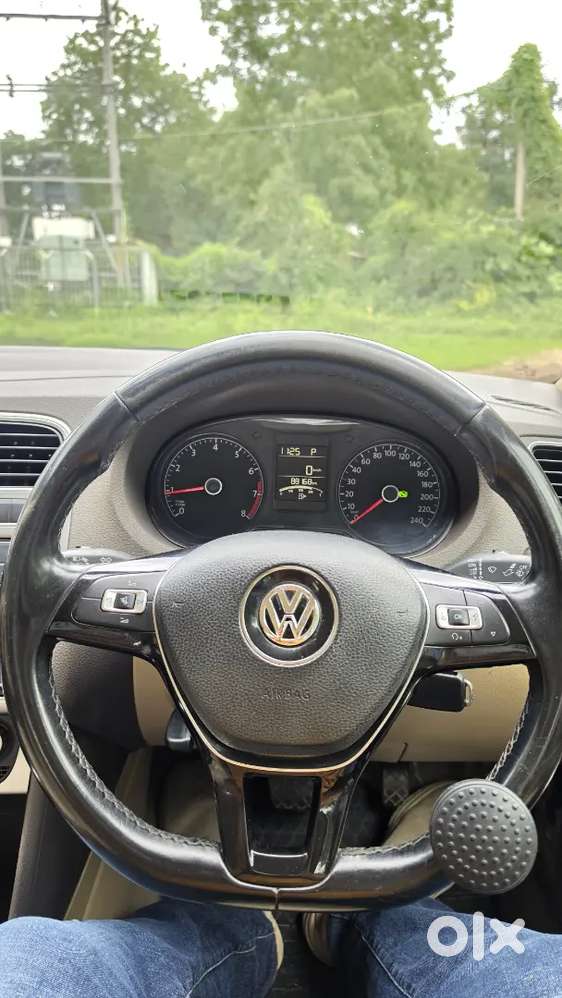 Volkswagen Vento Highline 2016