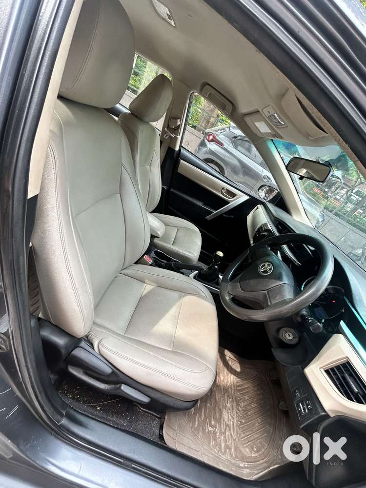 Toyota Corolla Altis 1.8 J, 2015, Petrol