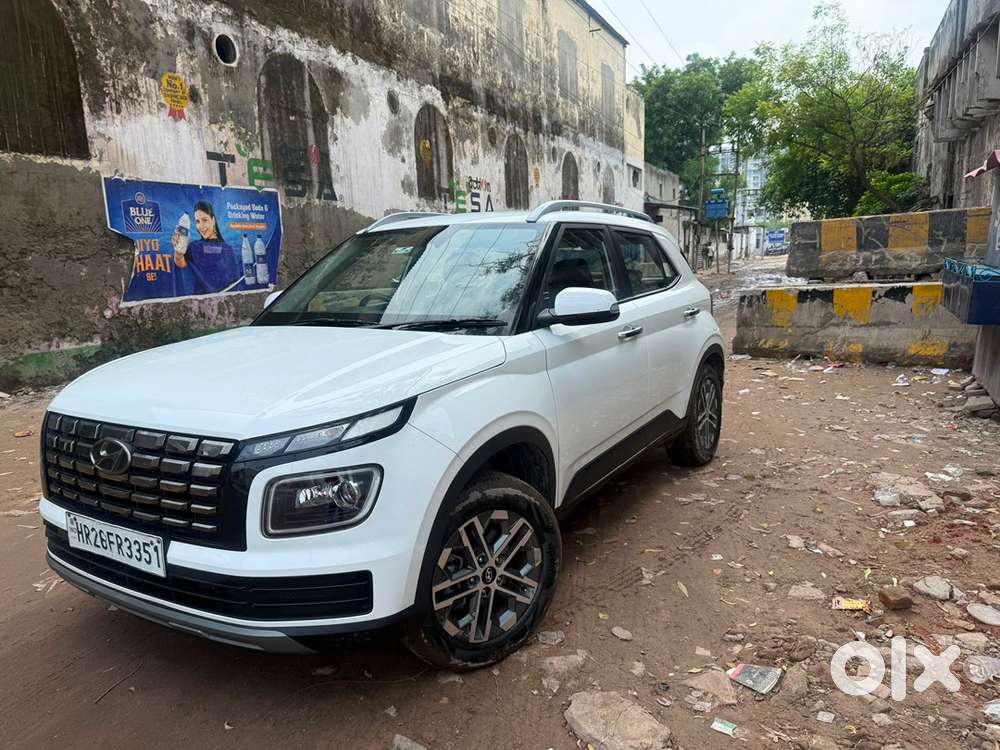 Hyundai Venue Petrol 2025