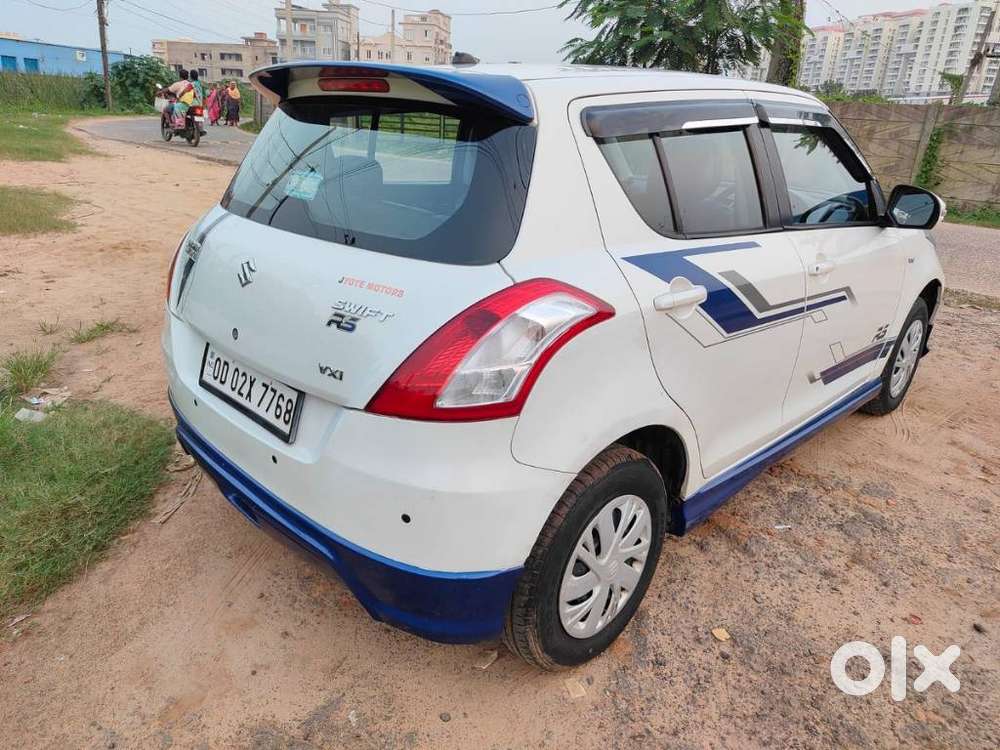 Maruti Suzuki Swift Vxi Optional, 2016, Petrol