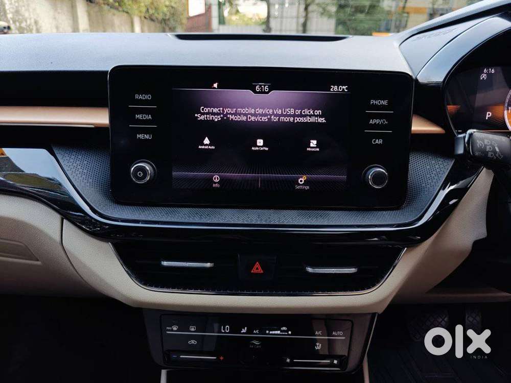 Skoda Slavia Style 1.0l Tsi At, 2023, Petrol