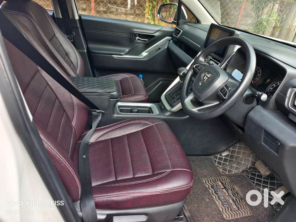 Toyota Innova Hycross, 2023, Petrol