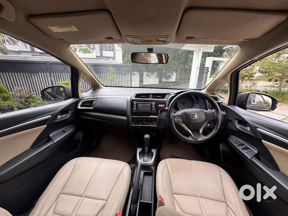 Honda Jazz V Automatic, 2016, Petrol
