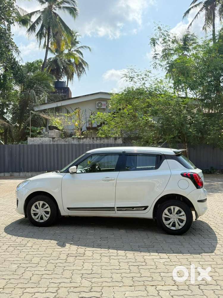Maruti Suzuki Swift Vxi Abs Bsiv, 2023, Petrol