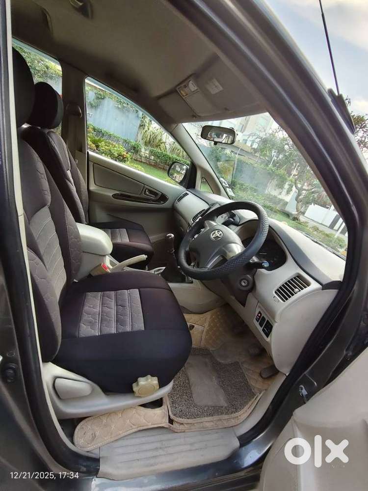 Toyota Innova 2.5 G (diesel) 8 Seater, 2014, Diesel