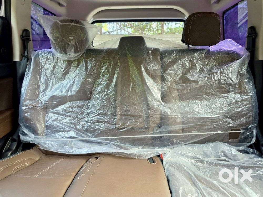 Mahindra Scorpio N Z4 Petrol Mt 7 Str, 2023, Petrol