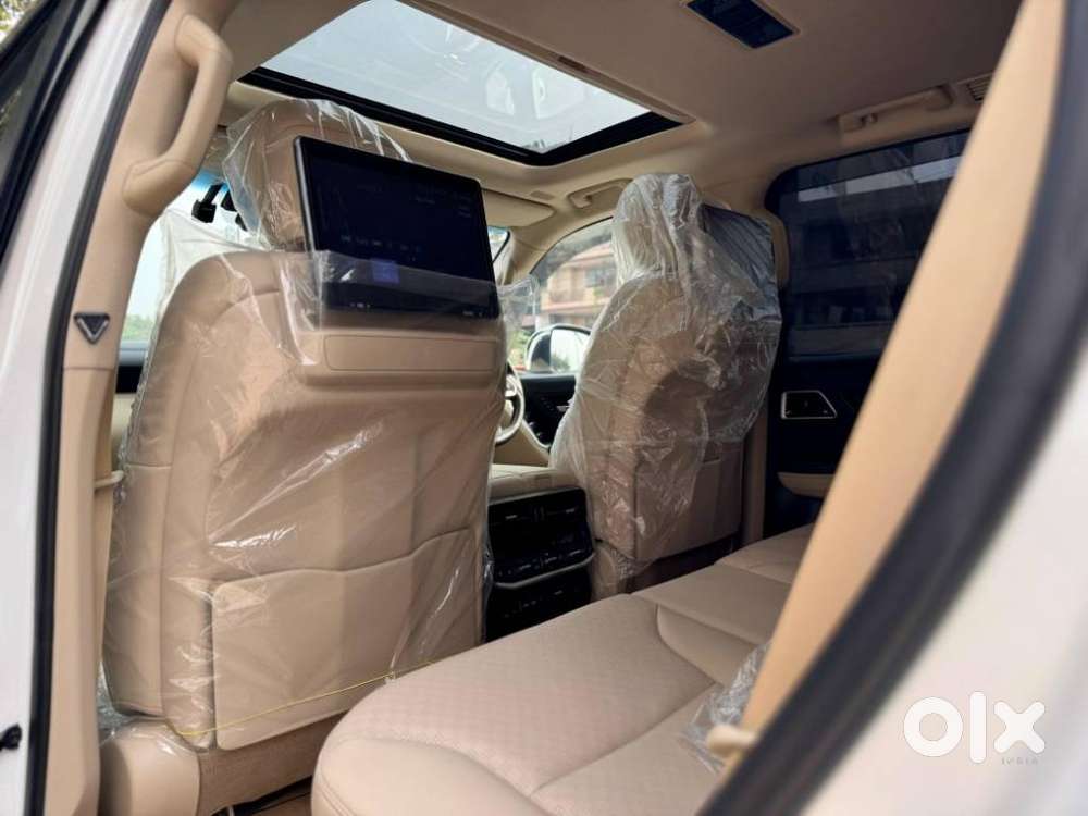 Toyota Land Cruiser Zx Petrol, 2025, Petrol