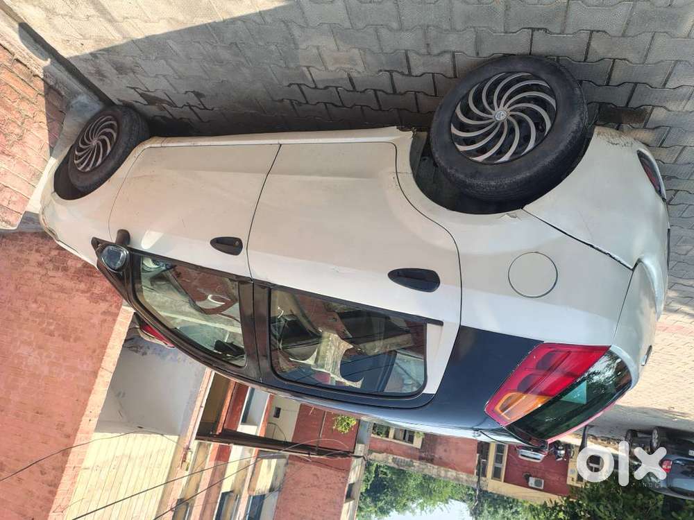 Punto Petrol + Cng Fit