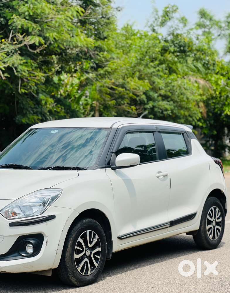 Maruti Suzuki Swift Vxi + Manual, 2021, Petrol
