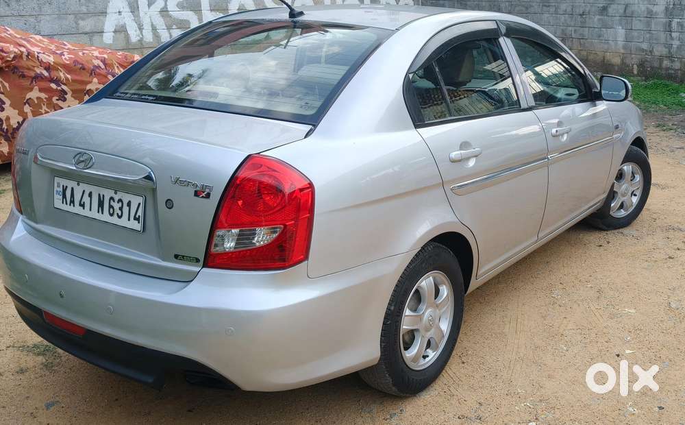 Hyundai Verna Transform 1.6 SX VTVT, 2010, Petrol