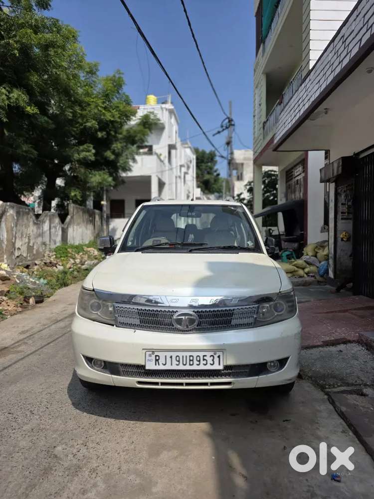 Tata Safari Storme 2014