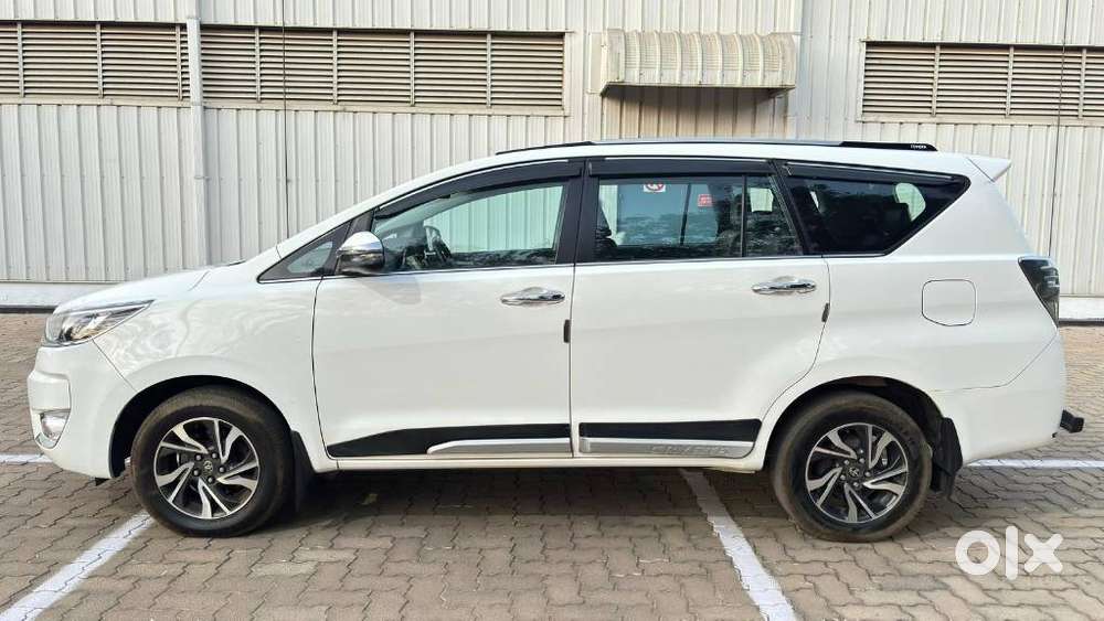 Toyota Innova Crysta 2.4 V 8 Str, 2023, Diesel