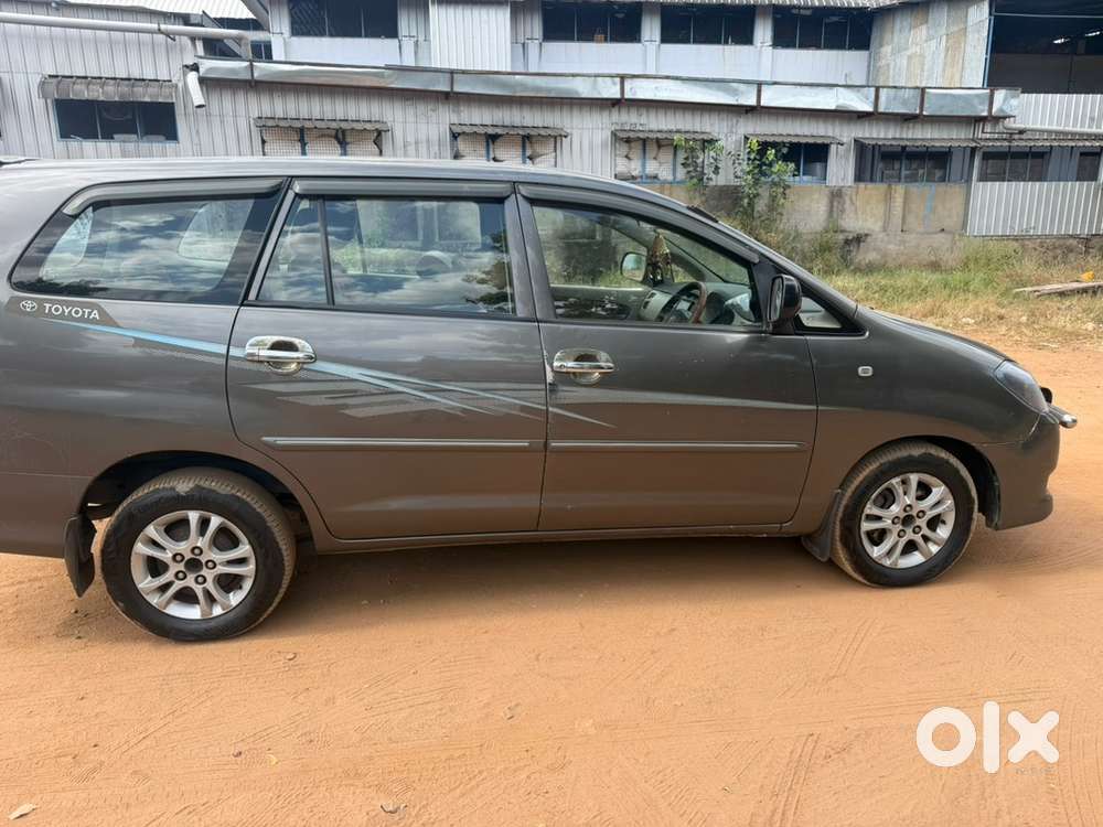Toyota Innova 2.5 G1 2012