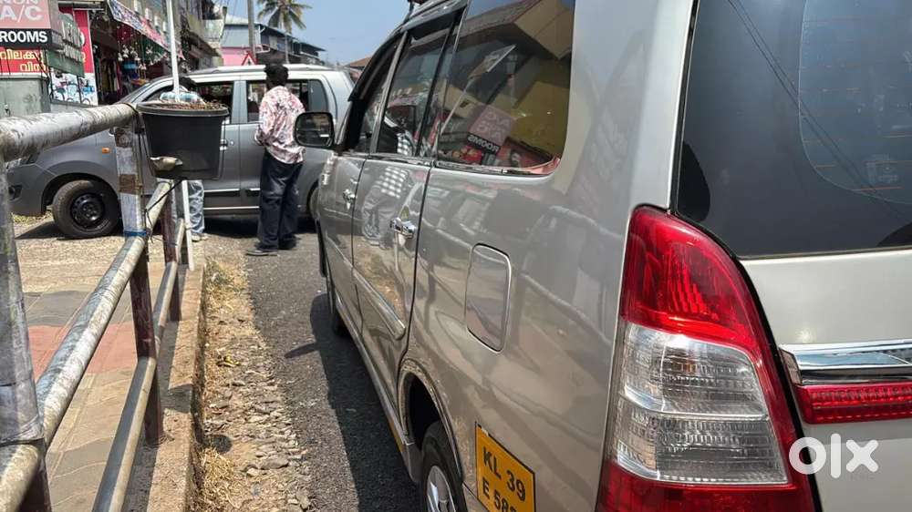 Toyota Innova 2013 Diesel 280000 Km Driven
