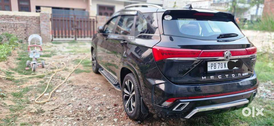 Mg Hector Plus 2024 Petrol Luxury Car For Family And Business Man