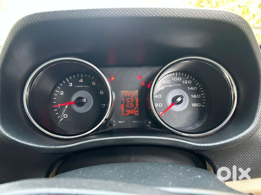 Mahindra Tuv 300 T10, 2018, Diesel