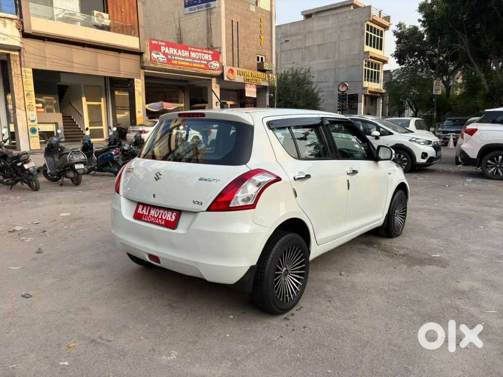 Maruti Suzuki Swift Vxi + Manual, 2016, Petrol