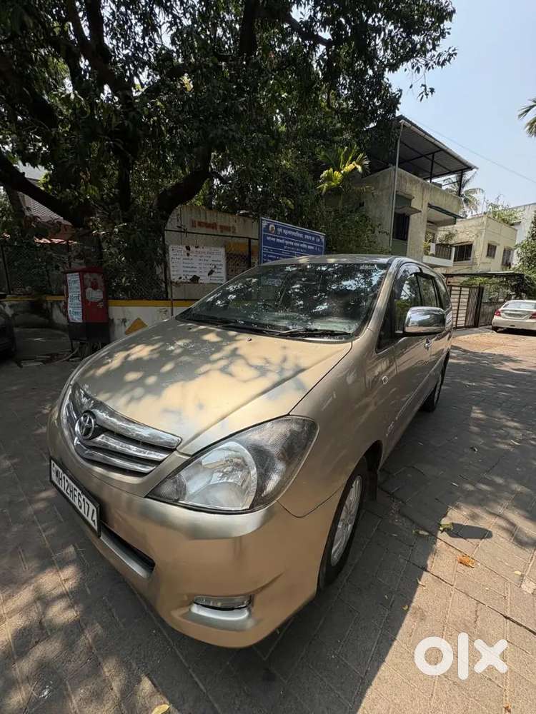 Toyota Innova 2.5 V 2011