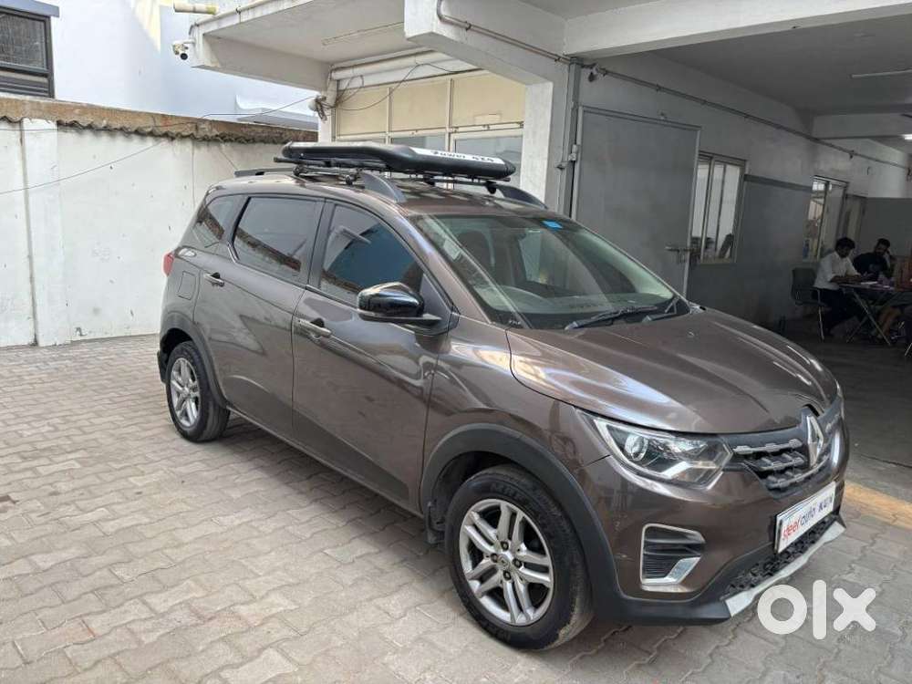 Renault Triber Rxz, 2022, Petrol