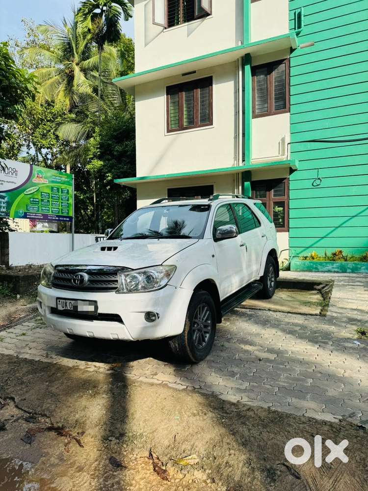 Toyota Fortuner 3.0 4x4 Manual, 2011, Diesel